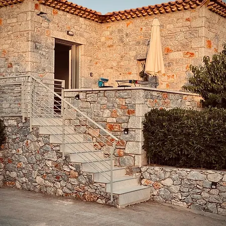 Roza Stone House *